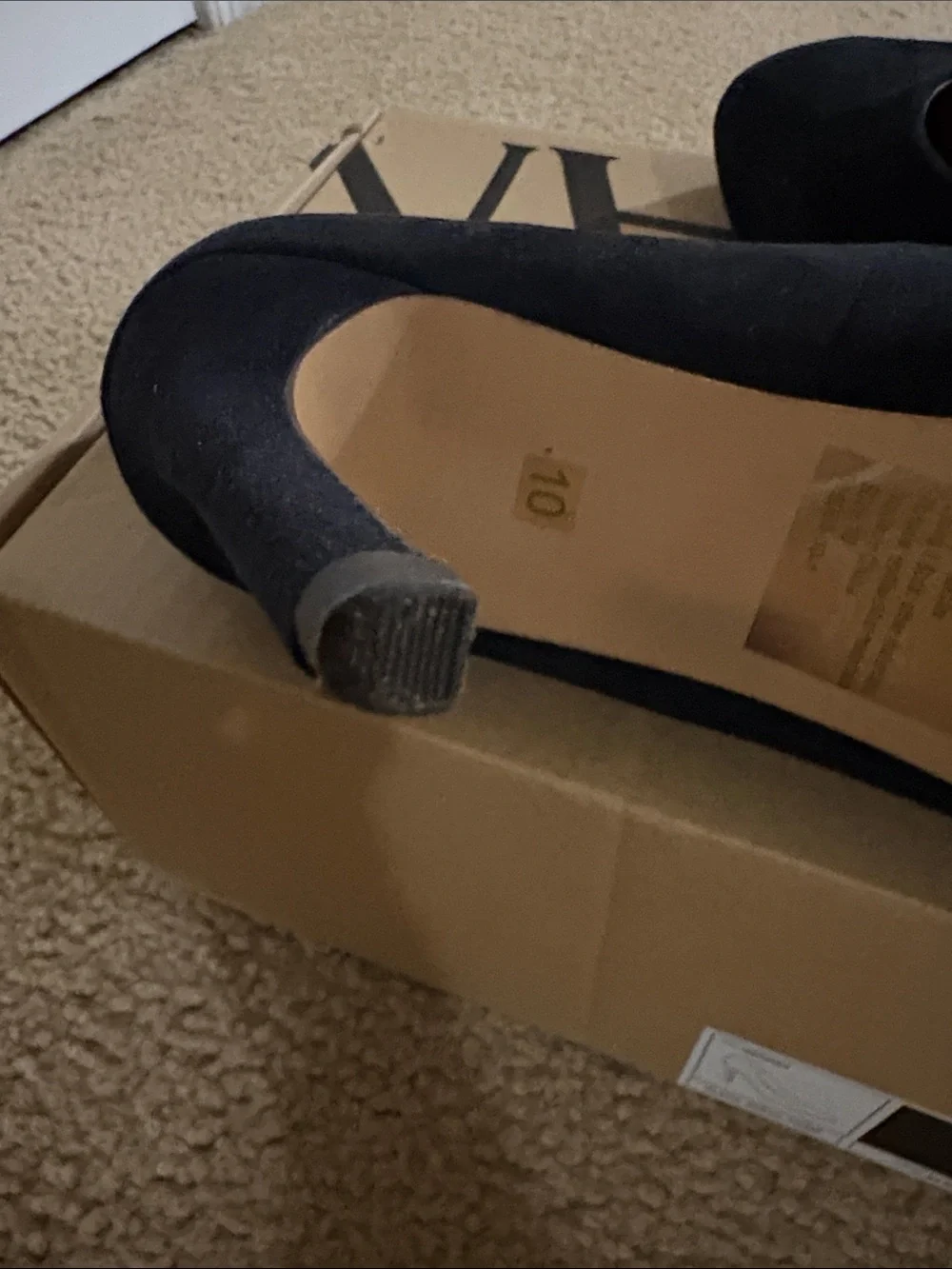 BANANA REPUBLIC Classic Black Suede Women's High Heel Pumps